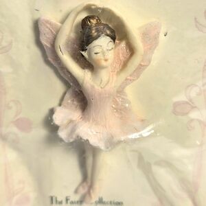 DEZINE - A Magic Fairy Figurine Brooch Pin - Hand Painted